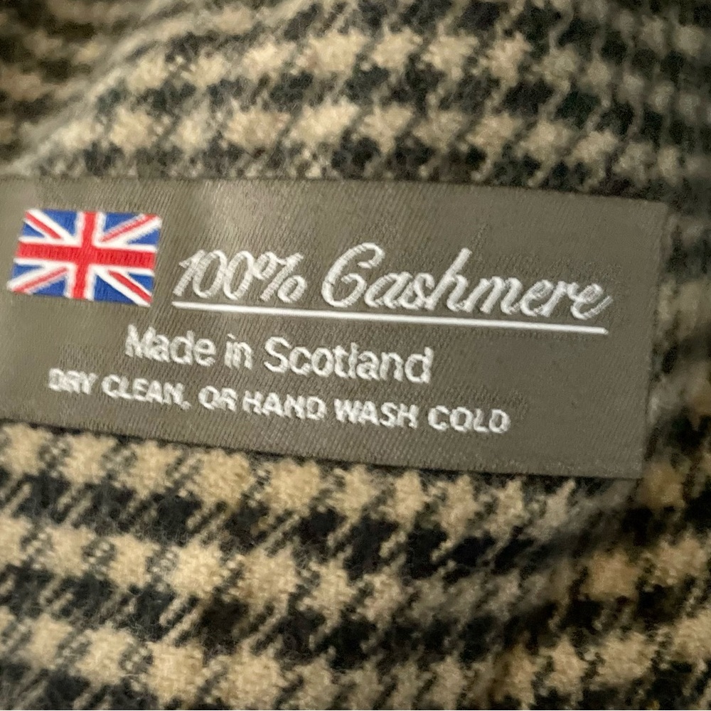 Gorgeous 100% Cashmere Scarf